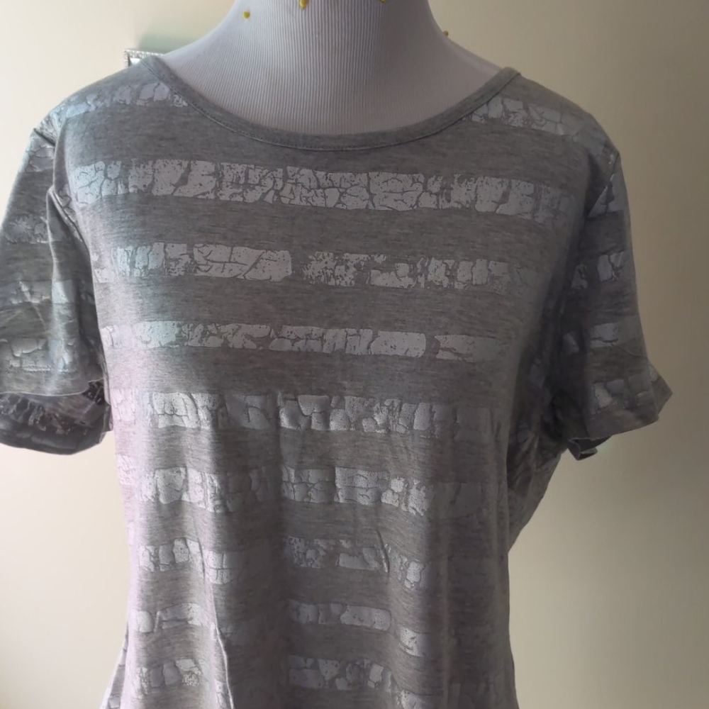 Tee - Picture 3 of 8
